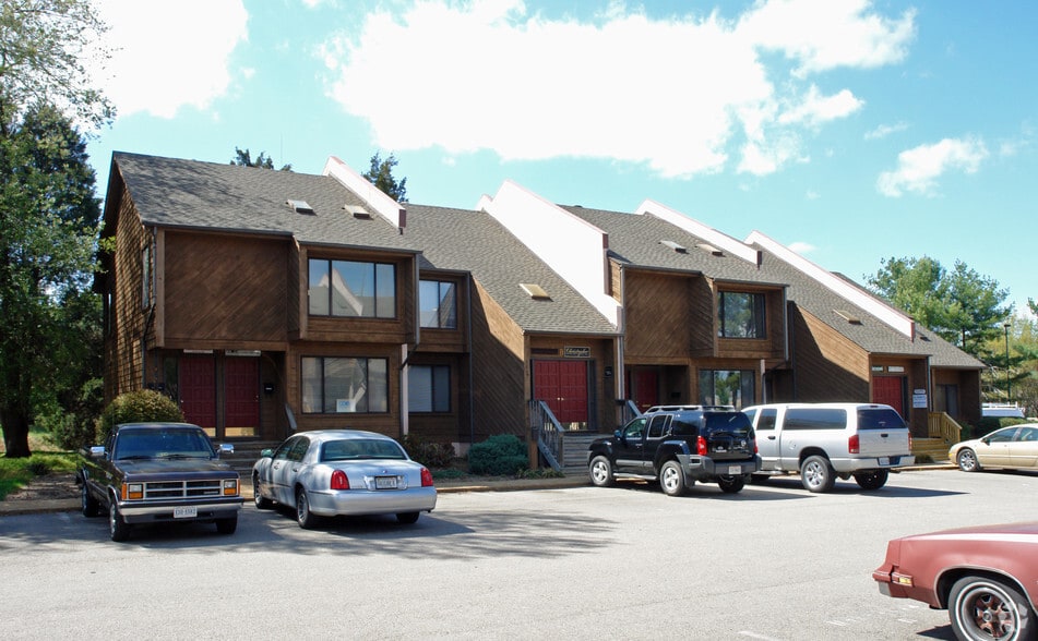 More Photos Of 400 Southlake Blvd, Richmond Office For Lease