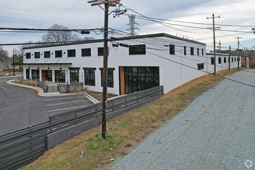 More Photos Of 949 Washington St, Durham Storefront Retail Office For Lease