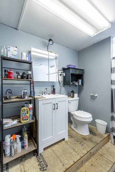 More Photos Of 15781 Rankin Ave, Dunlap Freestanding For Sale