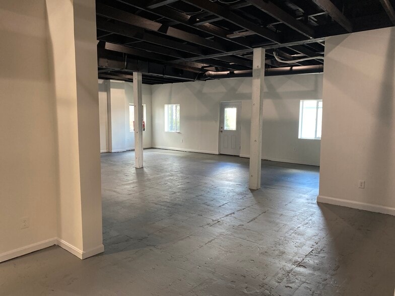 More Photos Of 3014-3016 Colvin St, Alexandria Flex For Sale