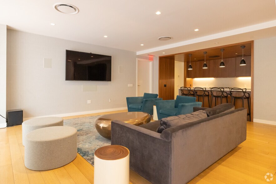 More Photos Of 170 E 87th St, New York Apartments For Lease