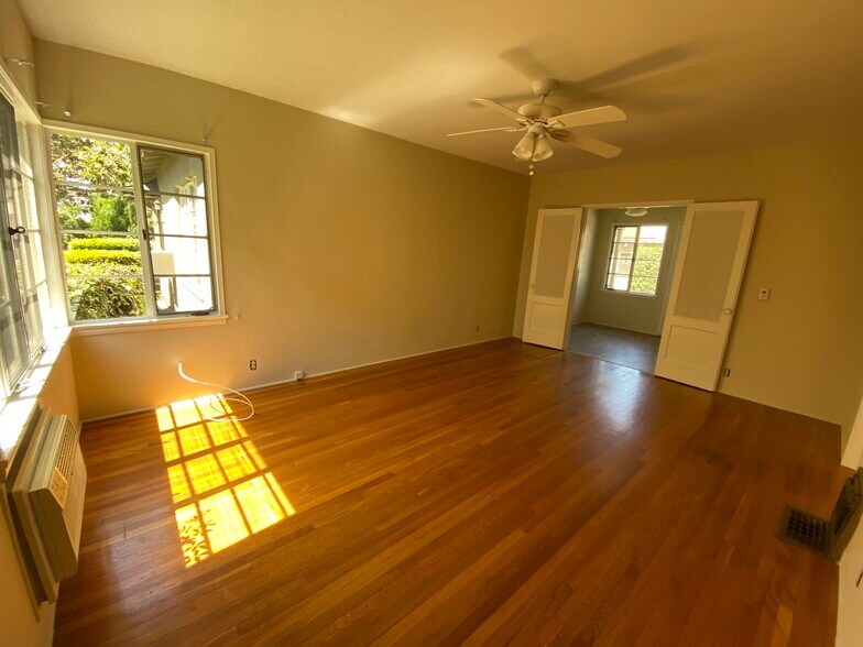 More Photos Of 2912 W Riverside Dr, Burbank Apartments For Sale