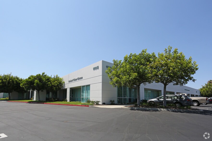 More Photos Of 17815 Newhope St, Fountain Valley Light Manufacturing For Lease