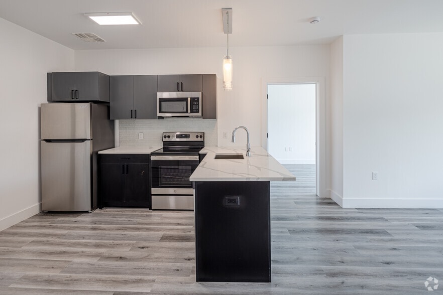 More Photos Of 102 Washington Ave, Belleville Apartments For Lease
