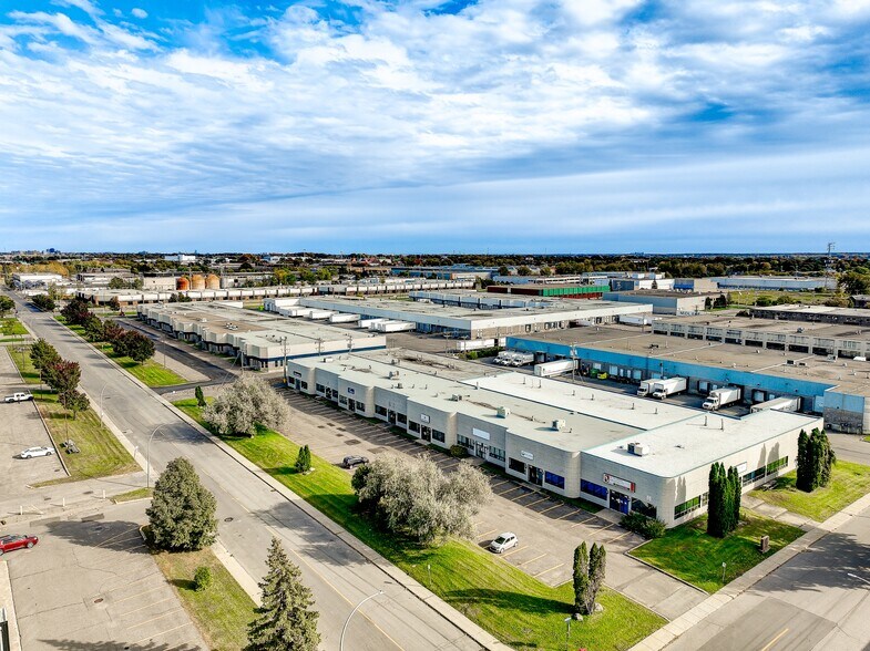 More Photos Of 80-150 Av Lindsay, Dorval Warehouse For Lease