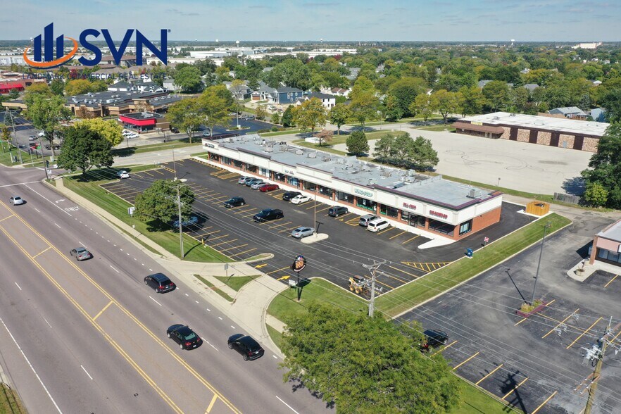 More Photos Of 1300-1326 Lake St, Roselle Unknown For Lease