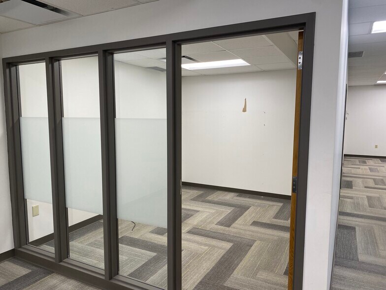 More Photos Of 17401-17407 Lorain Ave, Cleveland Freestanding For Lease
