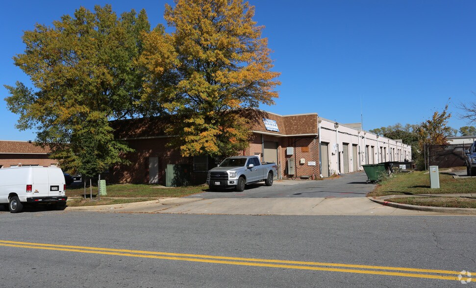 More Photos Of 12211-12227 Distribution Pl, Beltsville Warehouse For Lease