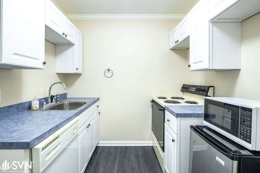 More Photos Of 274 Southland Dr, Lexington Office For Sale