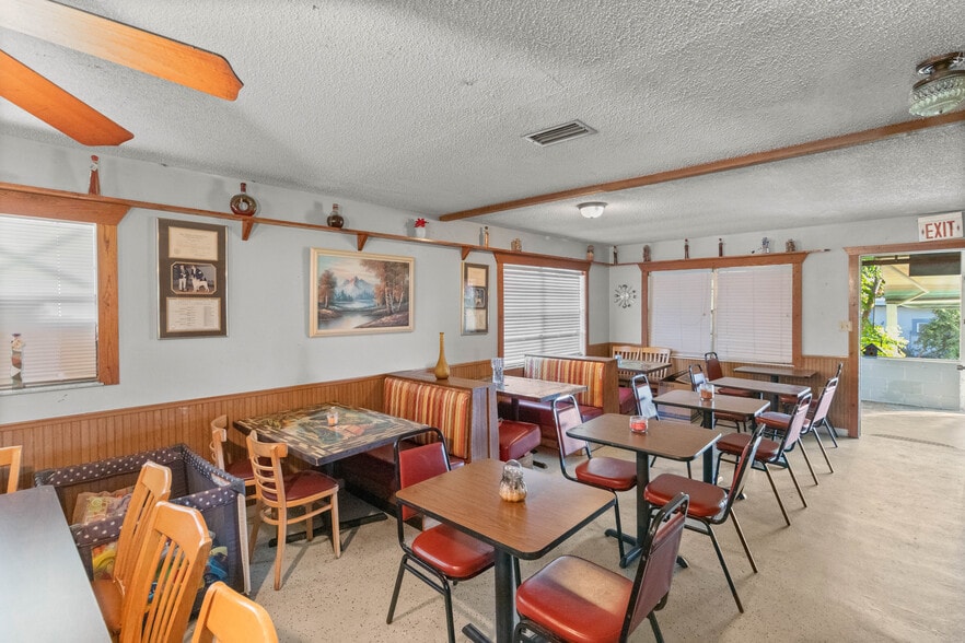 More Photos Of 6808 Lake Griffin Rd, Lady Lake Hotel For Sale
