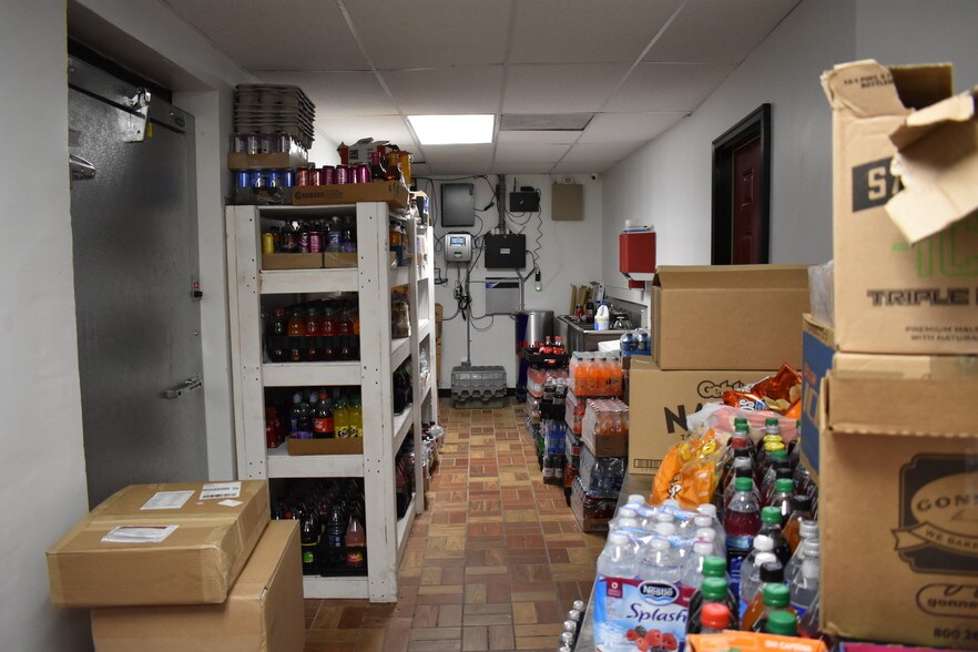 More Photos Of 8701 Maumelle Blvd, Maumelle Service Station For Sale