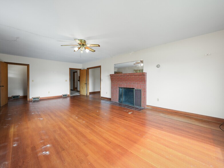 More Photos Of 5 Noland Downs Rd, Waynesville Office Residential For Sale