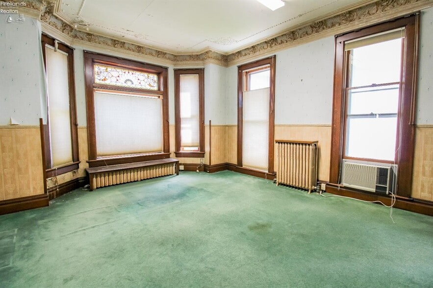 More Photos Of 516 W Washington St, Sandusky Office For Sale