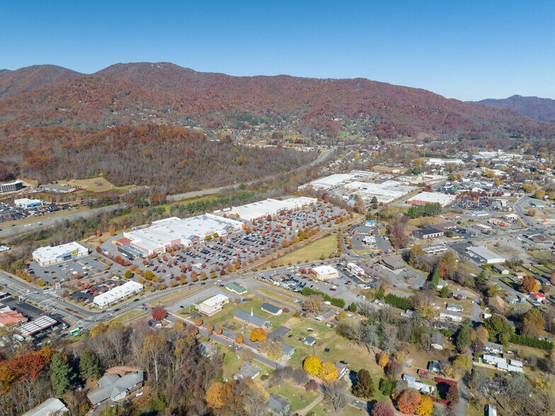 More Photos Of 2145 S Main St, Waynesville Fast Food For Sale