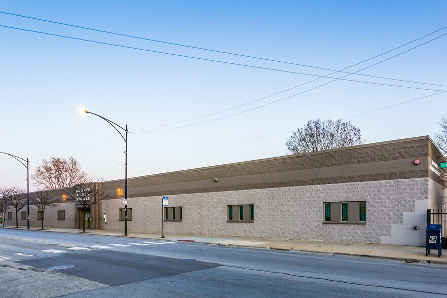 More Photos Of 915 E 63rd St, Chicago Office For Sale