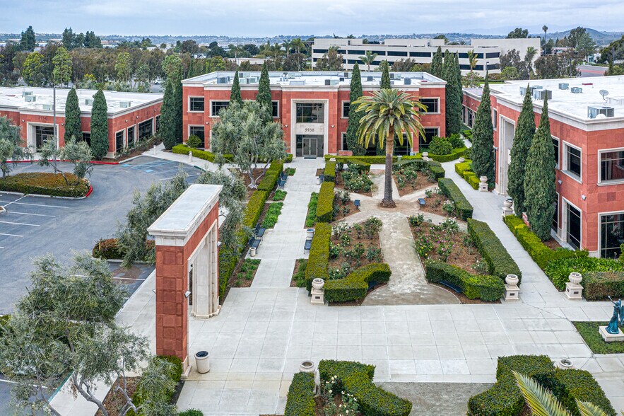 More Photos Of 5938 Priestly Dr, Carlsbad Loft Creative Space For Lease