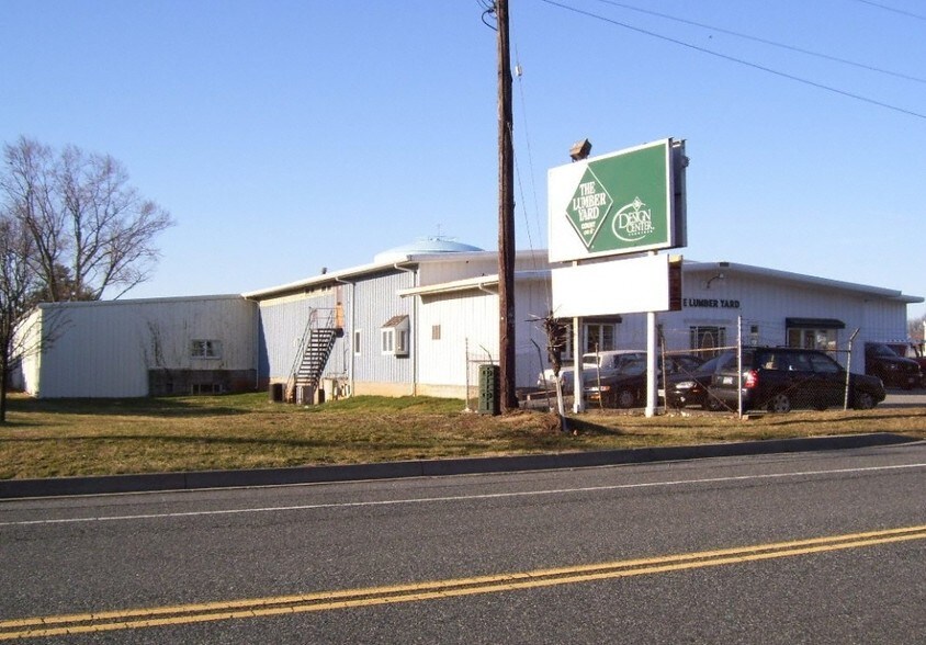 More Photos Of 505 Granary Rd, Forest Hill Warehouse For Sale