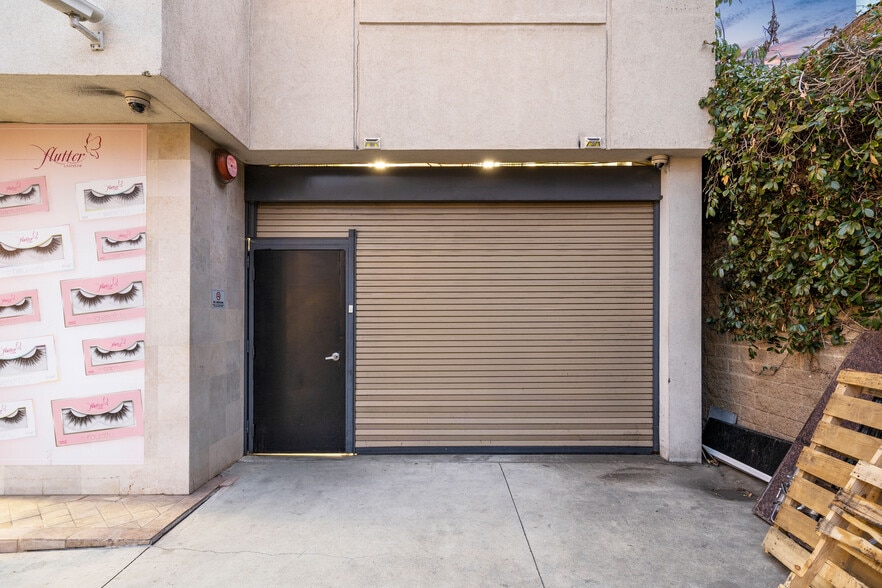 More Photos Of 12640 Riverside Dr, Valley Village Storefront Retail Office For Sale