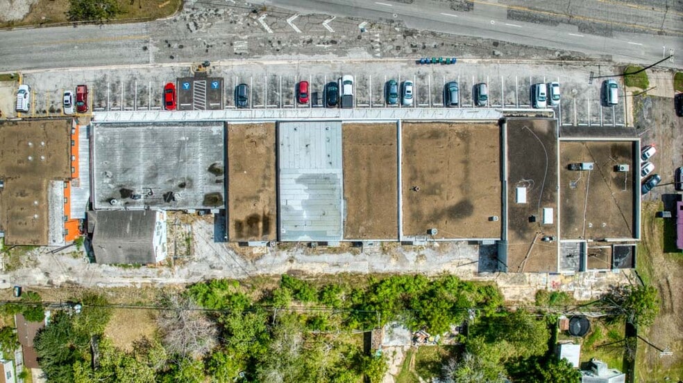 More Photos Of 4321-4343 S Alameda St, Corpus Christi Storefront For Sale