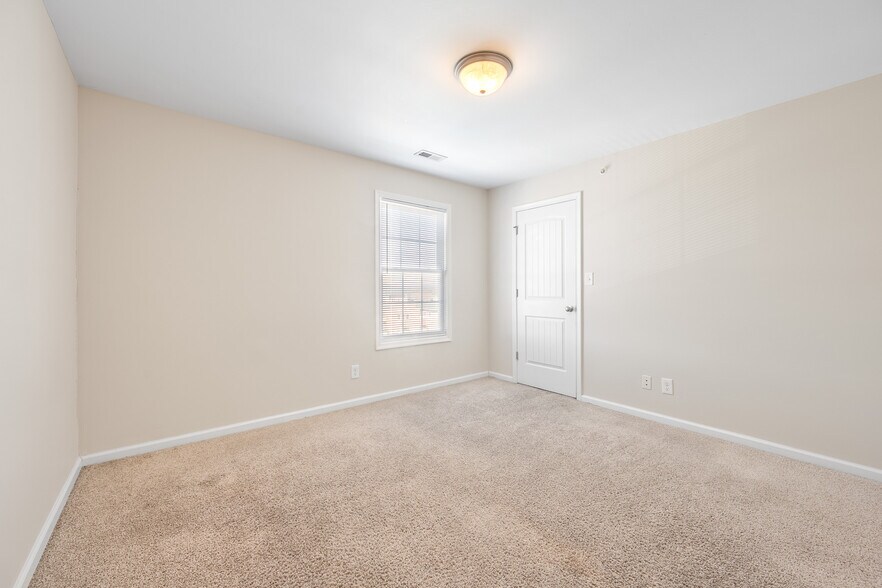 More Photos Of 301 Rotunda St, Lynchburg Apartments For Sale