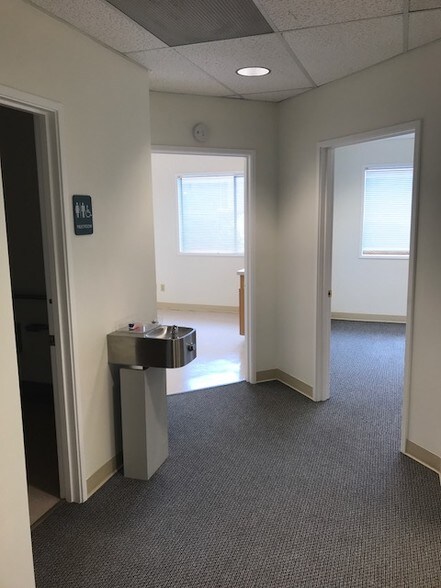 More Photos Of 17175 SW Tualatin Valley Hwy, Beaverton Medical For Lease