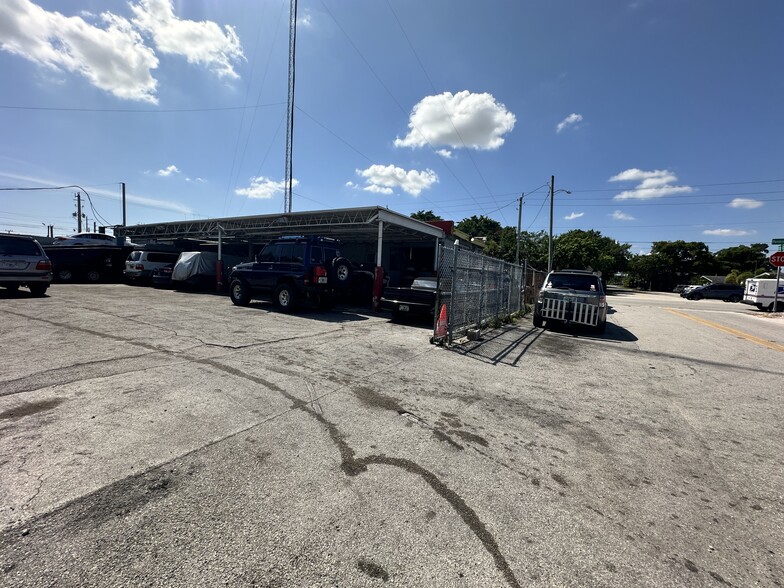 Primary Photo Of 2223 Pembroke Rd, Hollywood Auto Dealership For Lease