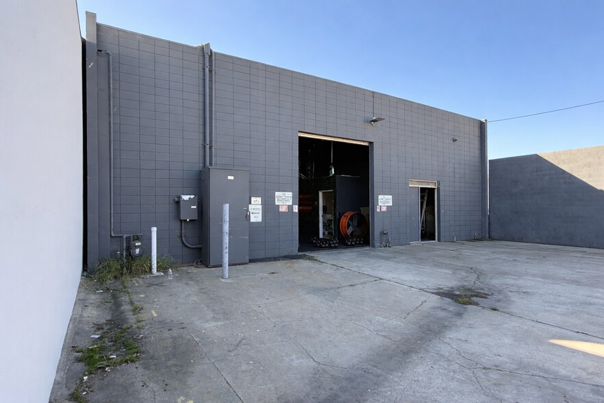 More Photos Of 4966 Naples Pl, San Diego Manufacturing For Sale