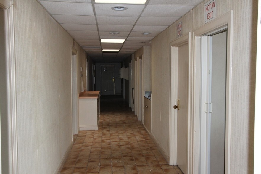More Photos Of 1318 W Pine St, Hattiesburg Office For Lease