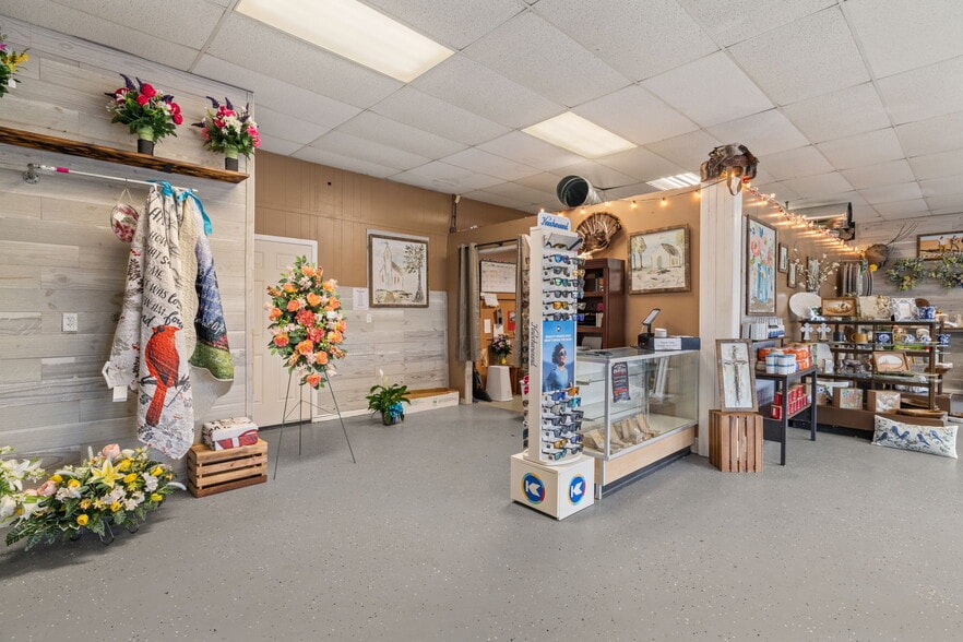 More Photos Of 11070 Highway 20, Florence General Retail For Sale