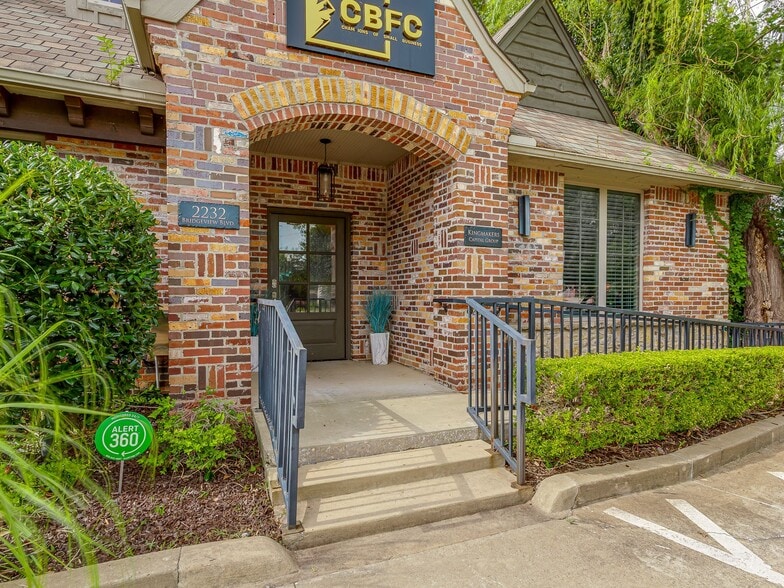 More Photos Of 2232 Bridgeview Blvd, Edmond Office Residential For Sale