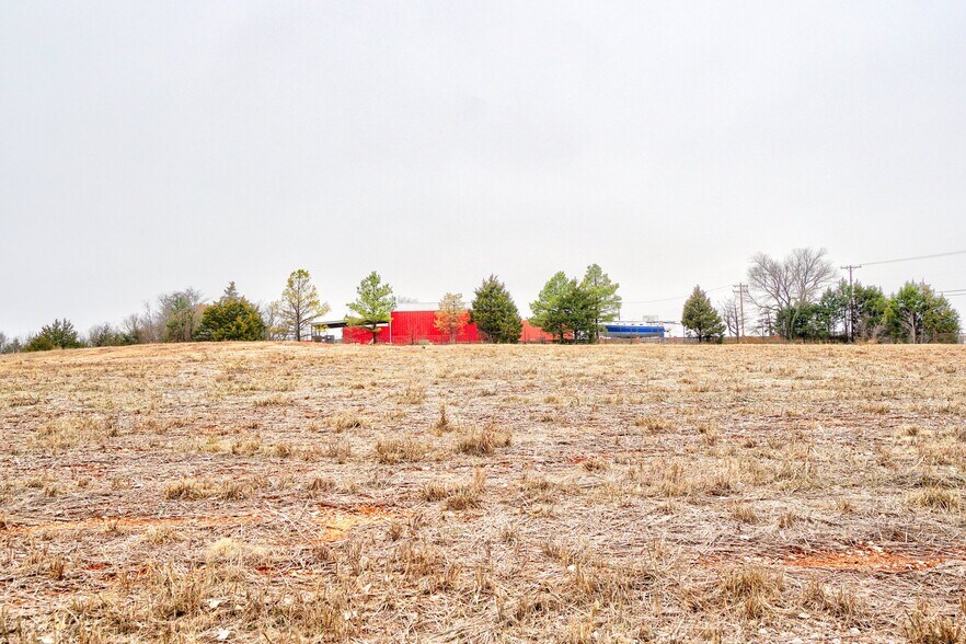 More Photos Of SE/c of SE 36th & Douglas Blvd, Oklahoma City Land For Lease