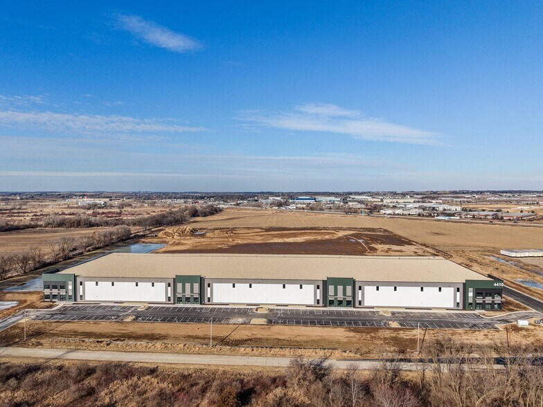 More Photos Of 4420 Daentl Rd, Deforest Industrial For Lease