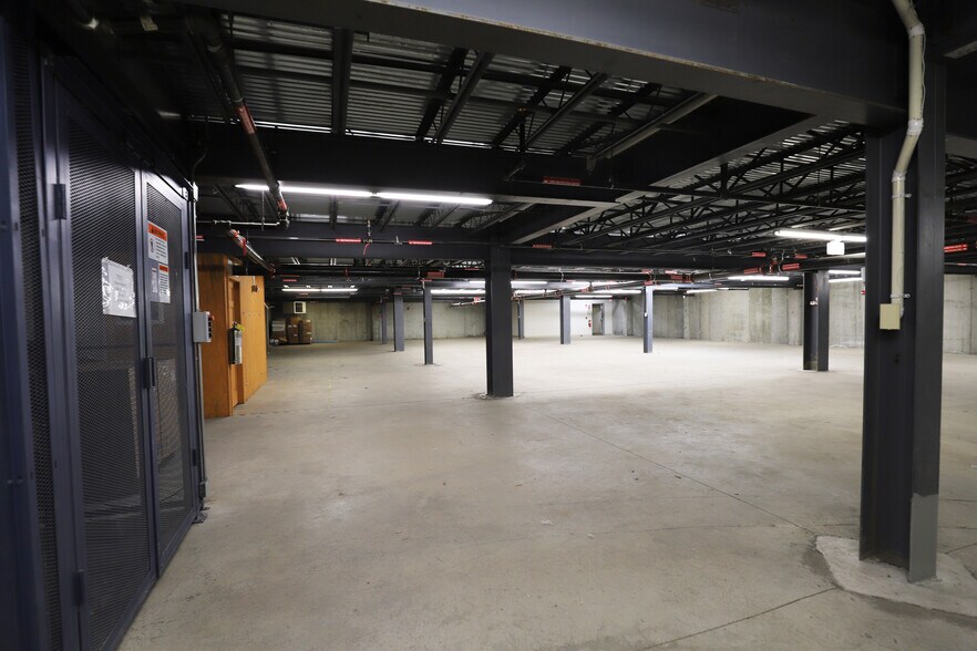 More Photos Of 1034 Pearl St, Brockton Warehouse For Sale