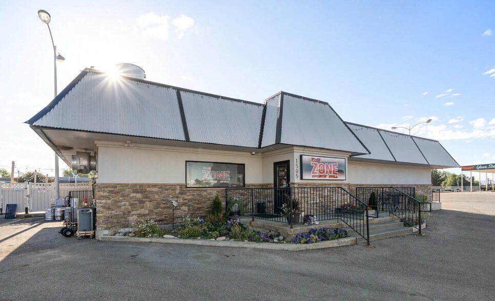 Primary Photo Of 1505 W Broadway St, Idaho Falls Restaurant For Sale