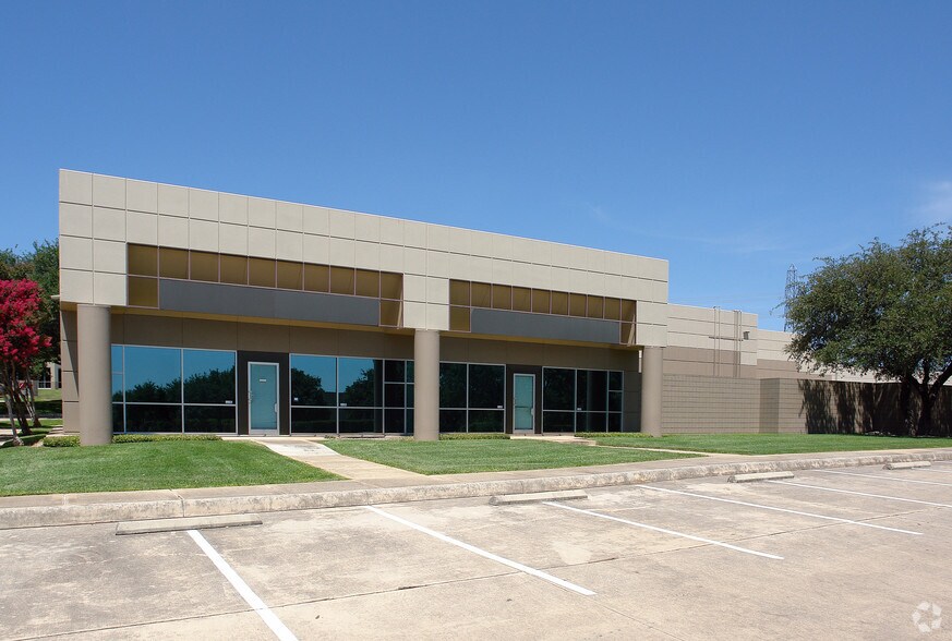 More Photos Of 12500 Network Blvd, San Antonio Flex For Lease
