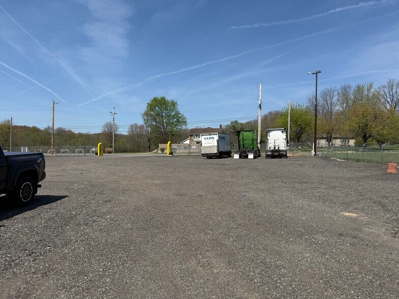 More Photos Of 4881 Pittsburgh Rd, Harrisville Light Distribution For Sale