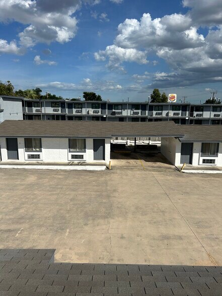 More Photos Of 3426 Fredericksburg Rd, San Antonio Hotel For Sale