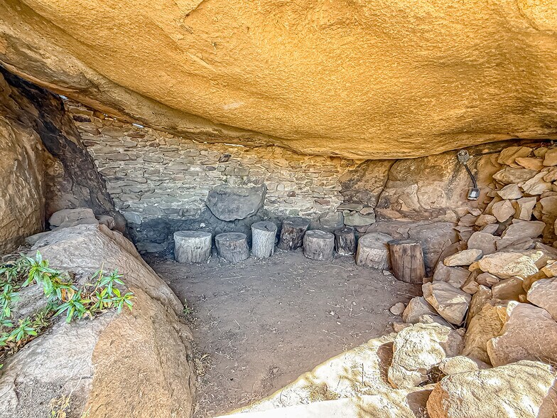 More Photos Of 10200 Lilac Ln, Simi Valley Specialty For Sale