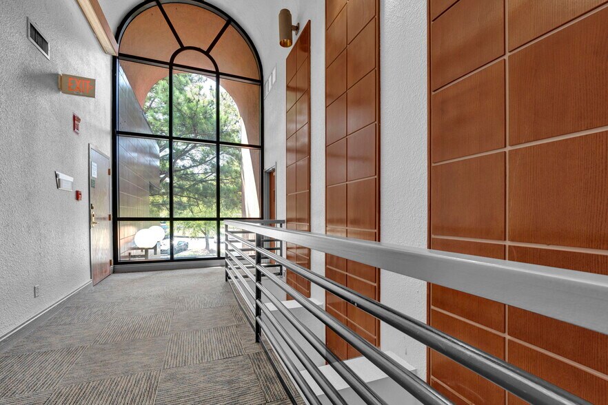 More Photos Of 5180 Park Ave, Memphis Office For Lease