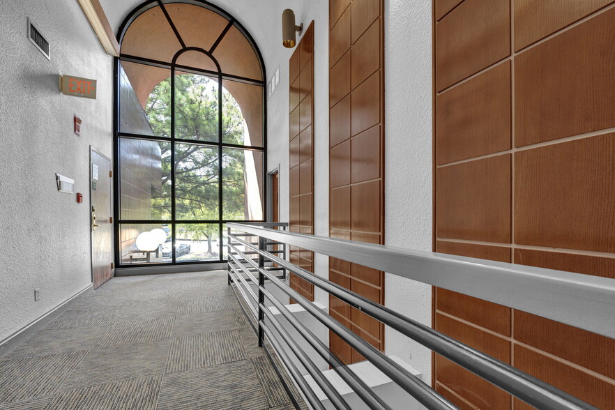 More Photos Of 5180 Park Ave, Memphis Office For Lease