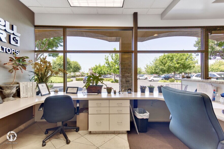 More Photos Of 3820 Coffee Rd, Bakersfield Storefront Retail Office For Lease