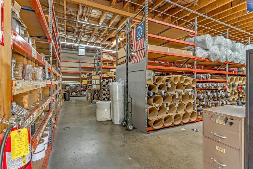 More Photos Of 1401 N Bailey Ln, Tucson Showroom For Sale