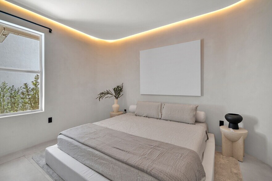 More Photos Of 120 NE 25th St, Miami Specialty For Sale