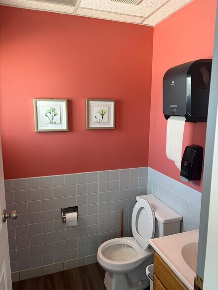 More Photos Of 5339 Ridge Rd, Parma Office For Sale