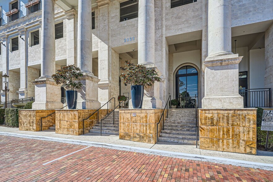 More Photos Of 2121 S Hiawasee Rd, Orlando Coworking Space