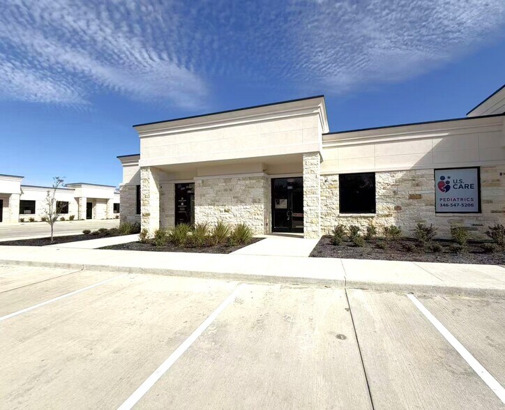 More Photos Of 28111 S Firethorne Rd, Katy Medical For Lease
