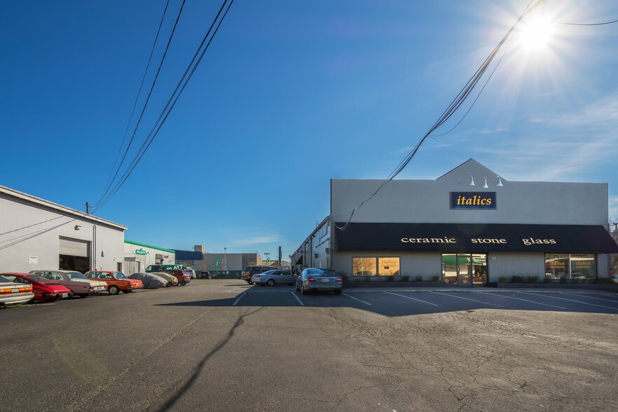 More Photos Of 654 Irwin St, San Rafael Service For Lease