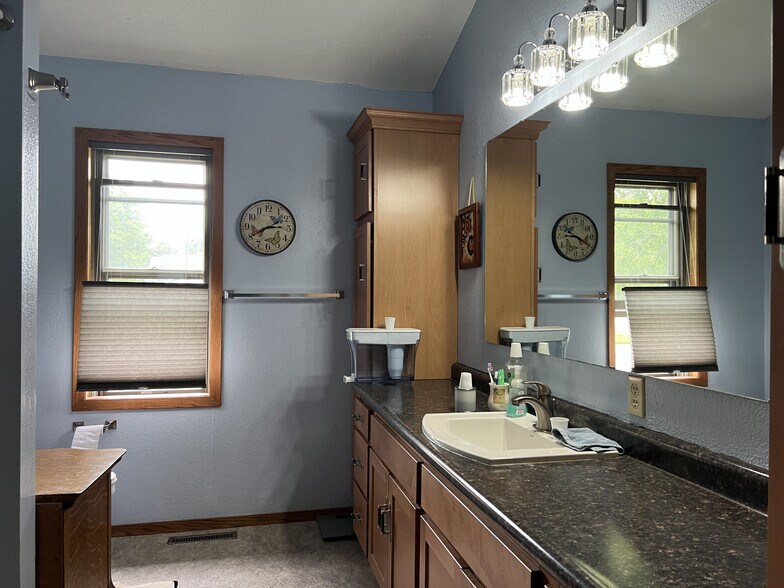 More Photos Of 821 E 7th St, Platte Hotel For Sale