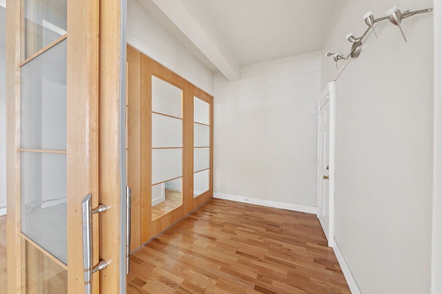 More Photos Of 165 Jessie St, San Francisco Storefront Retail Office For Lease