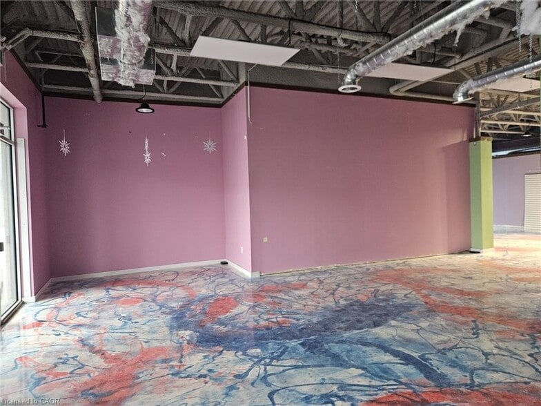 More Photos Of 454 Hespeler Rd, Cambridge General Retail For Sale